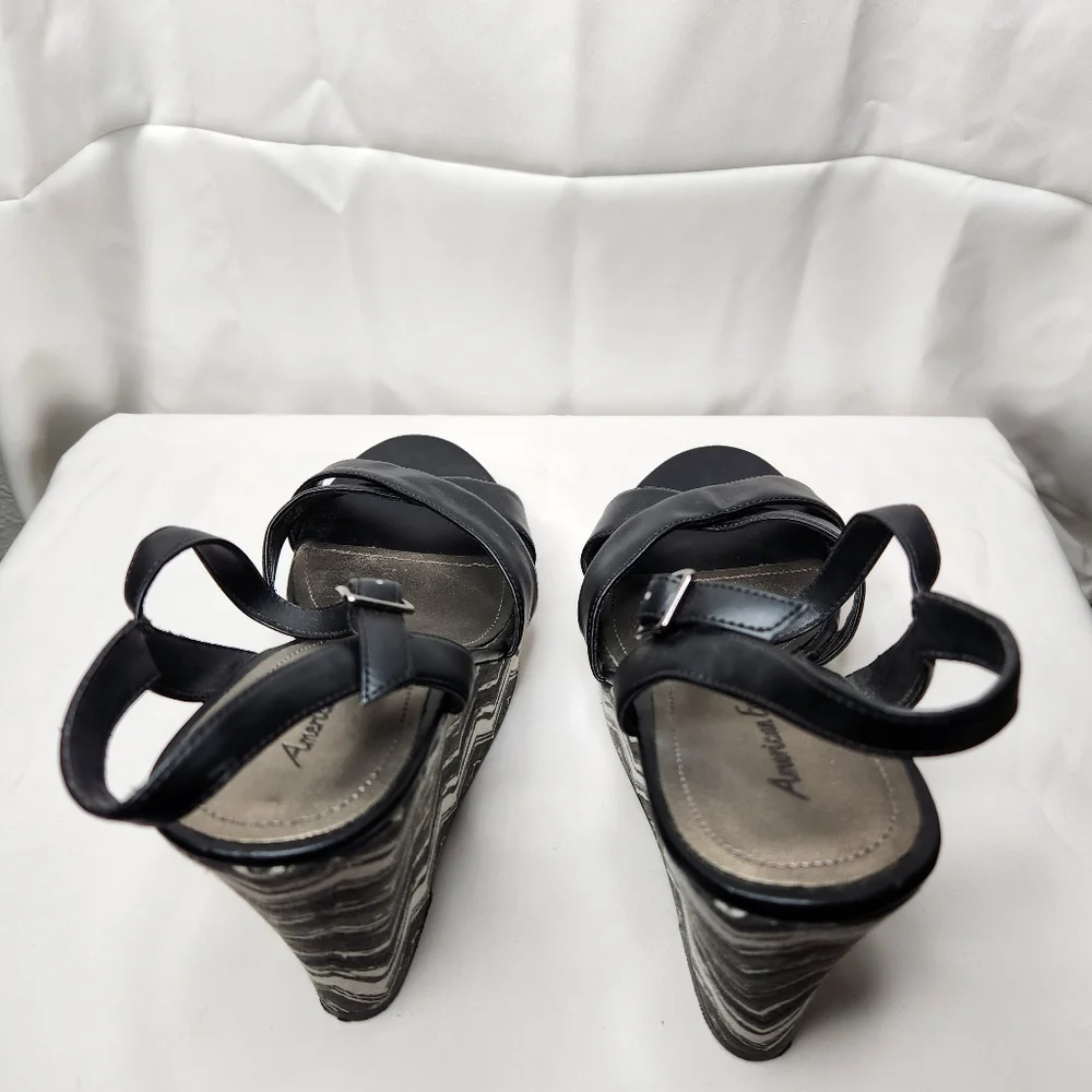 Ametican Eagle Black Strappy Platform Sandals Wuth Buckle Womens Size 11